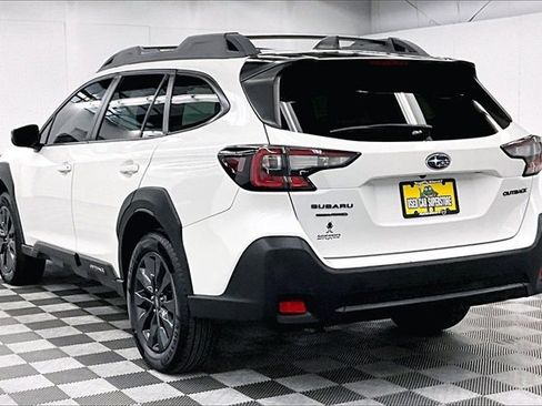 Used 2024 Subaru Outback Onyx Edition image 2