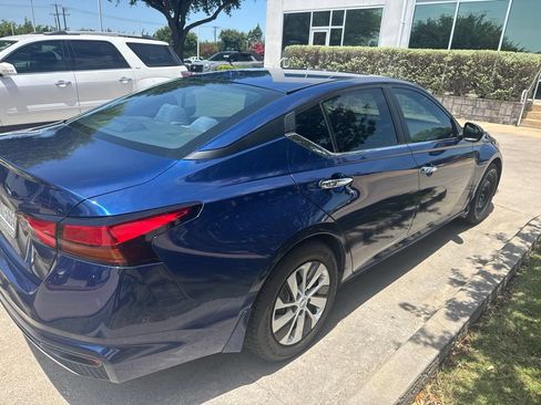 Used 2020 Nissan Altima 2.5 S FWD image 3