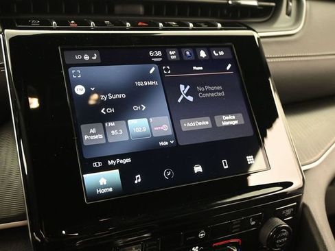 Used 2023 Jeep Grand Cherokee Altitude image 32