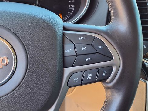 Used 2020 Jeep Grand Cherokee Overland image 25