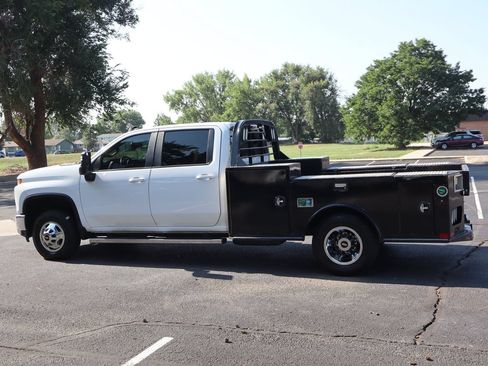 Used 2022 Chevrolet Silverado 3500 LT AWD/4WD image 8