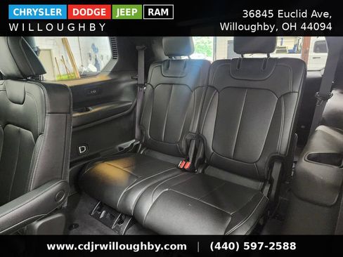 Used 2024 Jeep Grand Cherokee L Limited AWD/4WD image 33