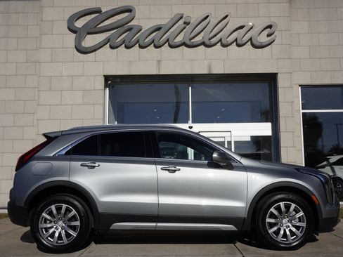 Used 2023 Cadillac XT4 Premium Luxury w/ Cold Weather Package AWD/4WD image 3