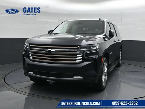 Used 2022 Chevrolet Suburban High Country AWD/4WD image 5