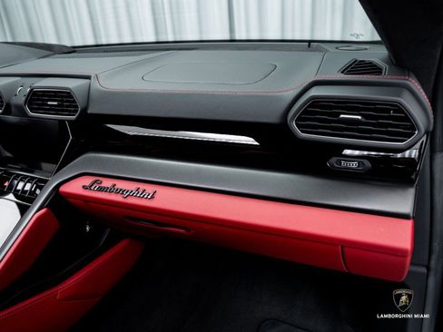 Used 2024 Lamborghini Urus S image 46