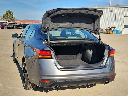 Used 2025 Nissan Altima 2.5 SR image 8