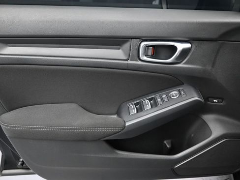 Used 2023 Honda Civic Sport image 10