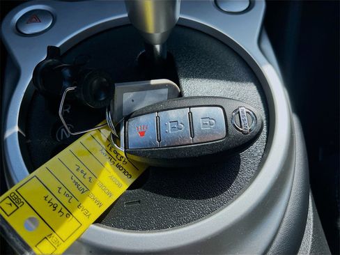 Used 2017 Nissan 370Z Coupe image 31