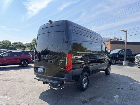 Used 2025 Mercedes-Benz Sprinter 2500 image 6
