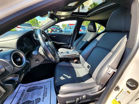 Used 2022 Lexus IS 300 w/ Premium Package image 10