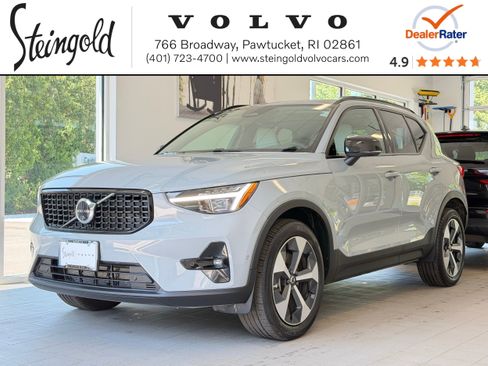 Certified 2026 Volvo XC40 B5 Plus AWD/4WD image 1
