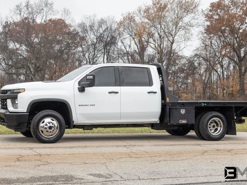 Used 2021 Chevrolet Silverado 3500 W/T w/ WT Convenience Package image 3