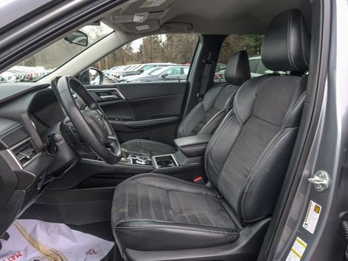 Used 2022 Mitsubishi Outlander SE image 24