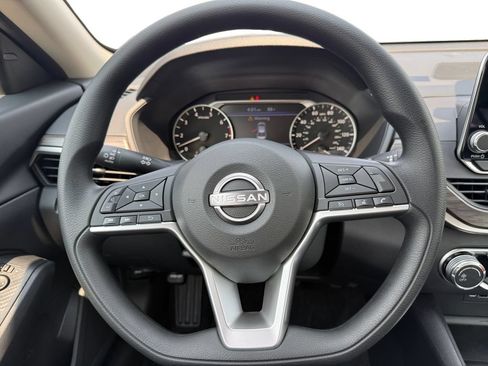 New 2026 Nissan Altima 2.5 SV FWD image 12