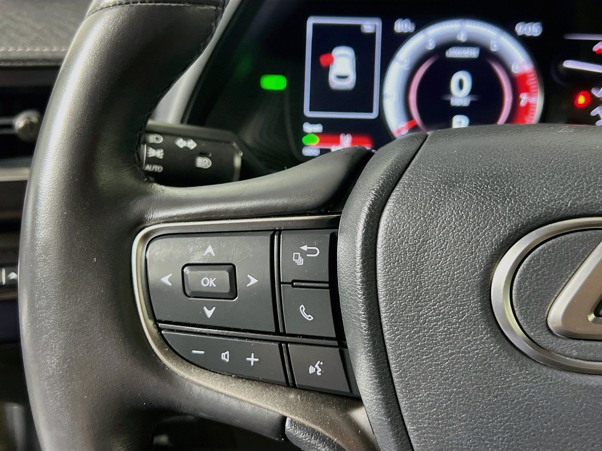 Used 2023 Lexus UX 250h FWD w/ Accessory Package (Z1) image 18