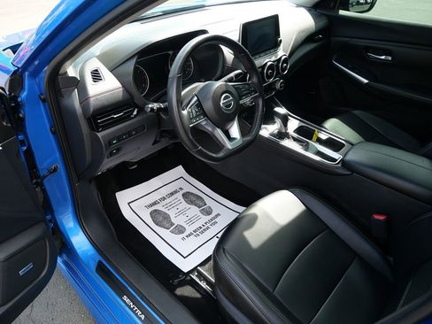 Used 2021 Nissan Sentra SR w/ SR Premium Package FWD image 9