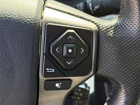 Used 2016 Toyota Tacoma SR5 w/ SR5 Appearance Package (SN) image 25