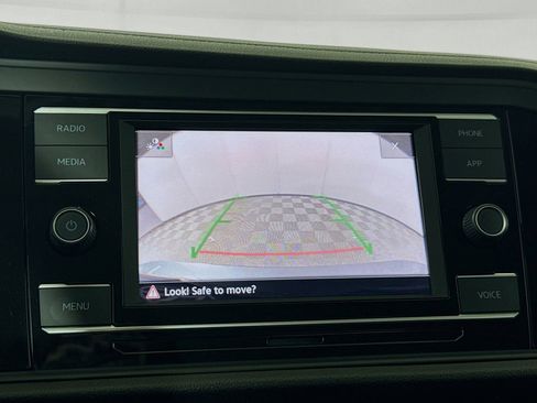 Certified 2022 Volkswagen Jetta SE FWD image 17