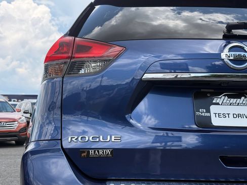 Used 2019 Nissan Rogue SV FWD image 9