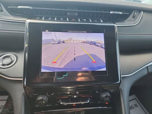 Used 2023 Jeep Grand Cherokee L Laredo image 26