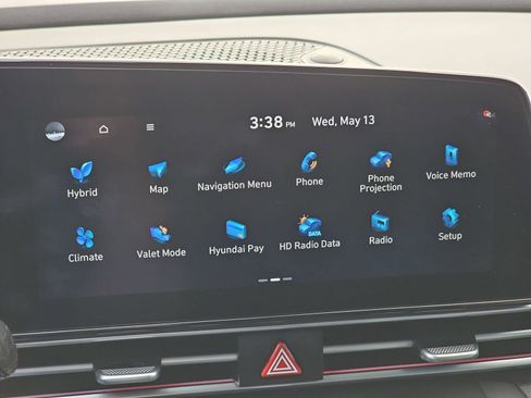 Used 2022 Hyundai Elantra Limited FWD image 22