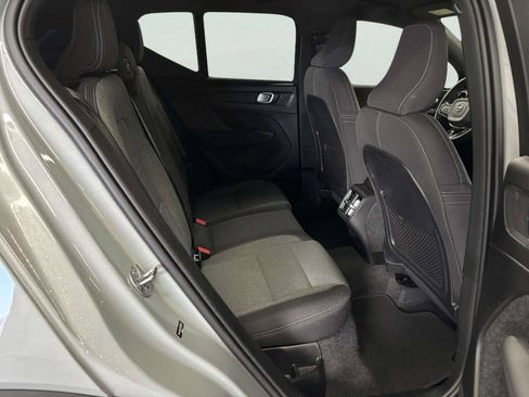 Used 2024 Volvo XC40 B5 Core AWD/4WD image 19