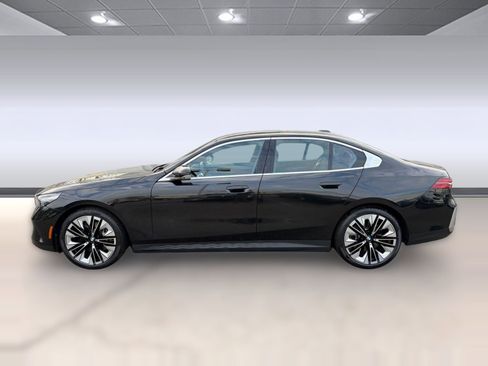 Certified 2026 BMW 540i xDrive image 2