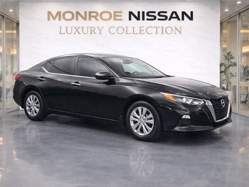 Certified 2024 Nissan Sentra S image 1