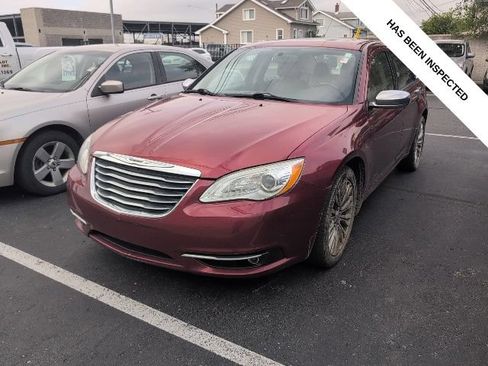Used 2012 Chrysler 200 Limited FWD image 3