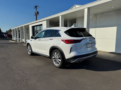 Used 2021 INFINITI QX50 Luxe FWD image 3