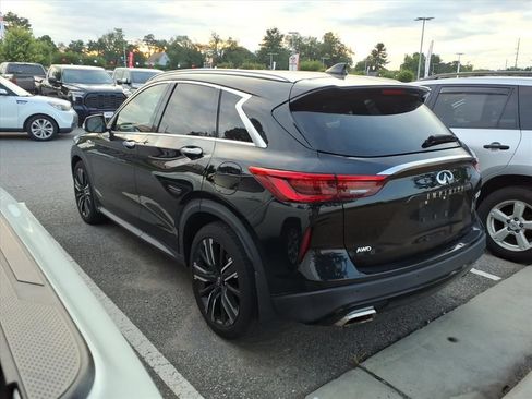 Used 2021 INFINITI QX50 Luxe w/ Appearance Package AWD/4WD image 3