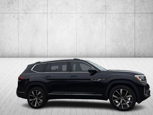 Used 2024 Volkswagen Atlas SEL Premium R-Line image 5