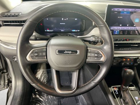 Used 2022 Jeep Compass Limited w/ Elite Group AWD/4WD image 11
