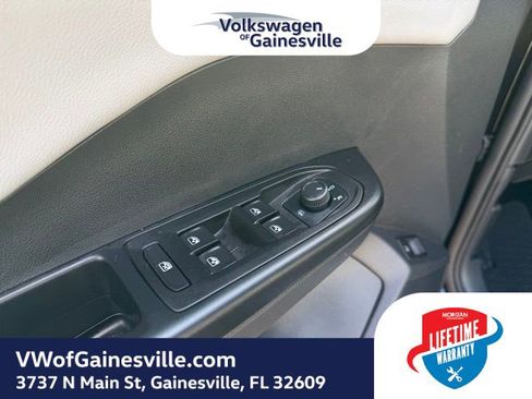 Used 2022 Volkswagen Taos SE image 17