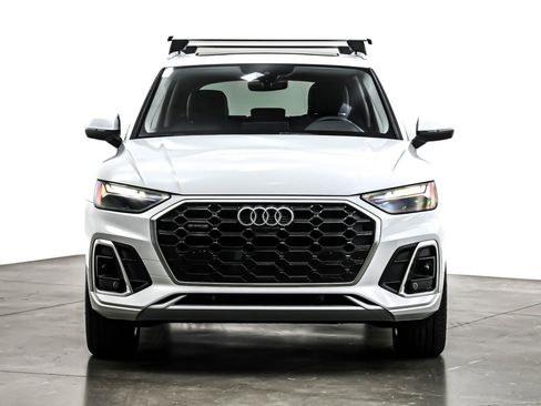 Used 2025 Audi Q5 e Premium Plus w/ Premium Plus Package image 4