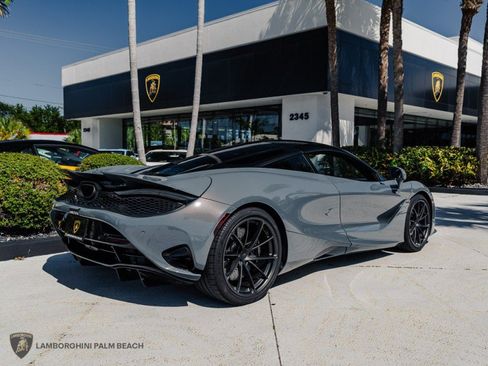 Used 2026 McLaren 750S RWD image 6