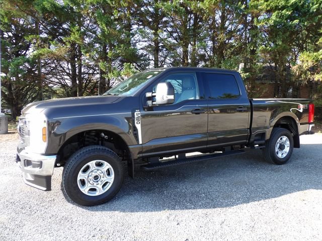 Used 2025 Ford F250 XLT w/ FX4 Off-Road Package AWD/4WD image 1