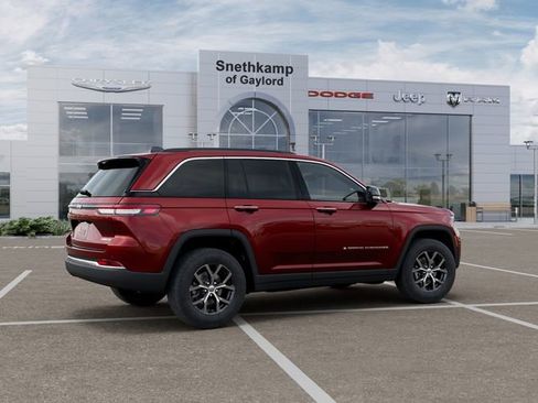 New 2025 Jeep Grand Cherokee Limited w/ Trailer Tow Package AWD/4WD image 4