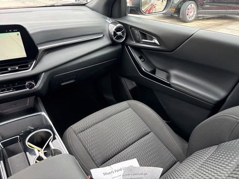 Used 2025 Chevrolet Equinox LT image 18