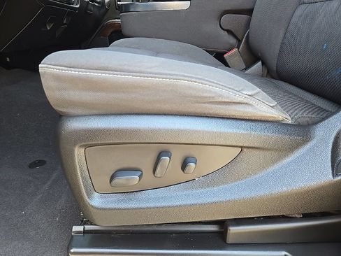 Used 2019 GMC Sierra 1500 SLE w/ Black Pack AWD/4WD image 29
