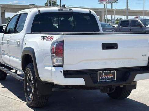 Certified 2023 Toyota Tacoma TRD Off-Road w/ TRD Premium Off Road Package AWD/4WD image 3