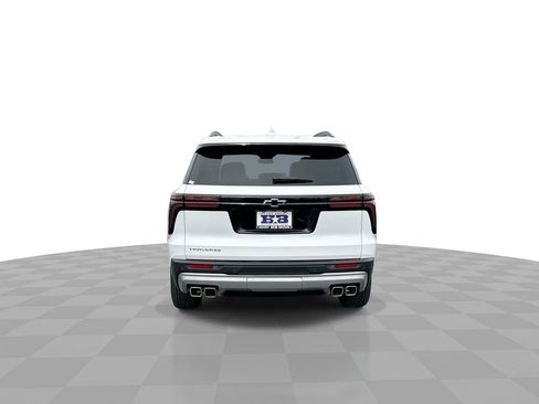 Used 2025 Chevrolet Traverse LT w/ Sun and Wheel Package image 7