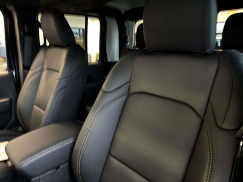 New 2026 Jeep Gladiator Sport image 6