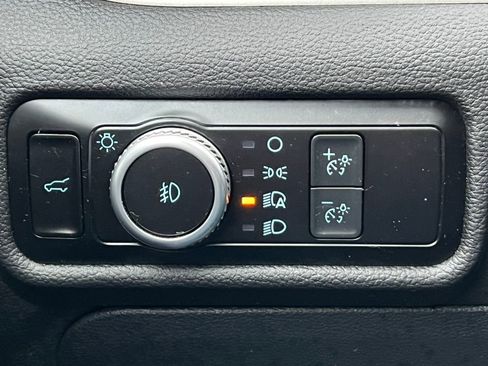 Certified 2022 Ford Explorer XLT w/ Equipment Group 202A image 17