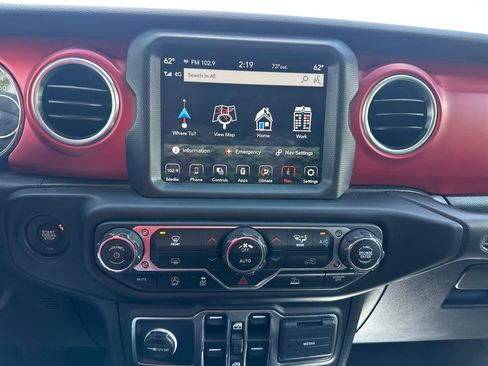 Used 2023 Jeep Gladiator Rubicon AWD/4WD image 23