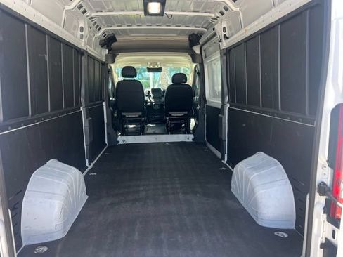 Used 2025 RAM ProMaster 2500 w/ Convenience Group FWD image 6