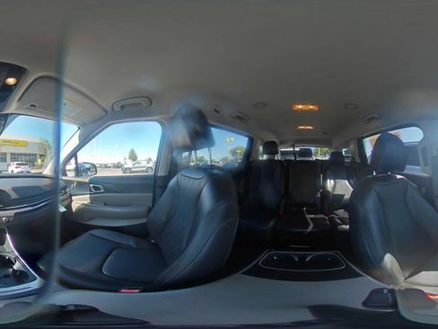 Used 2026 Kia Carnival FWD image 45
