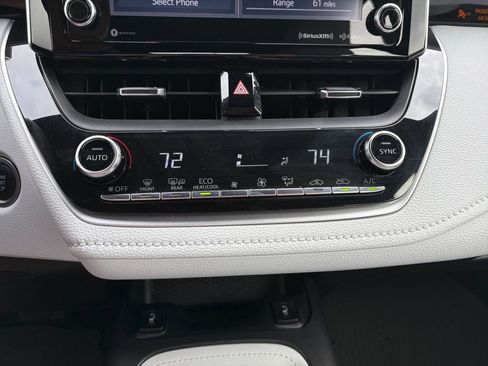 Used 2021 Toyota Corolla XSE FWD image 19