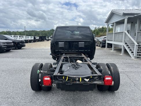 Used 2022 RAM 4500 Tradesman RWD image 5