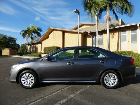 Used 2013 Toyota Camry LE image 14